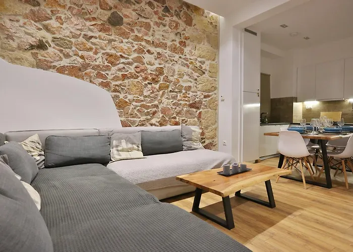 Luxury Apartment Near Acropolis